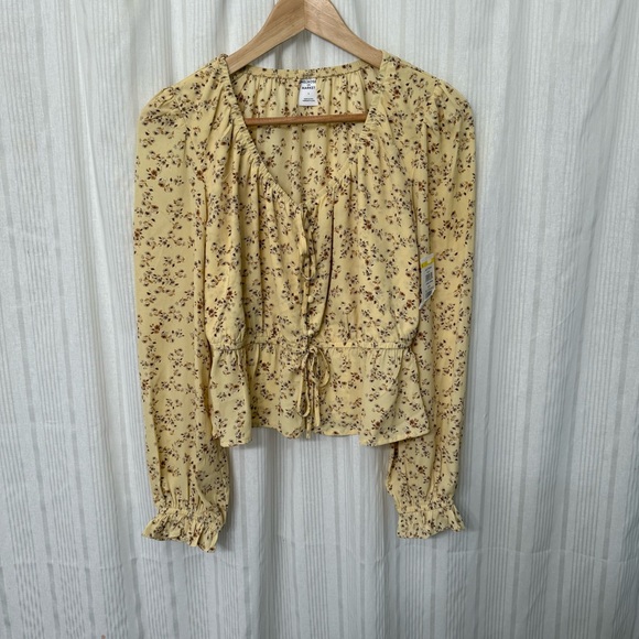 Melrose and Market Tops - NWT☀️Melrose & Market Woven Peplum Button Up & Tie Front Top Yellow Ditsy Floral